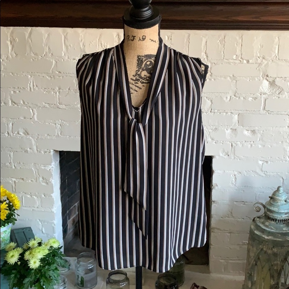 Striped, lined, sleeveless blouse, attached tie